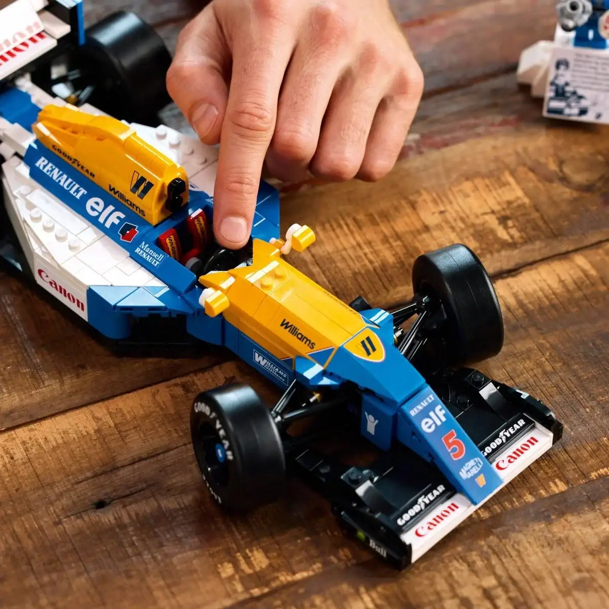 Zestaw LEGO Icons samochód wyścigowy - zabawki-dla-dziewczynki