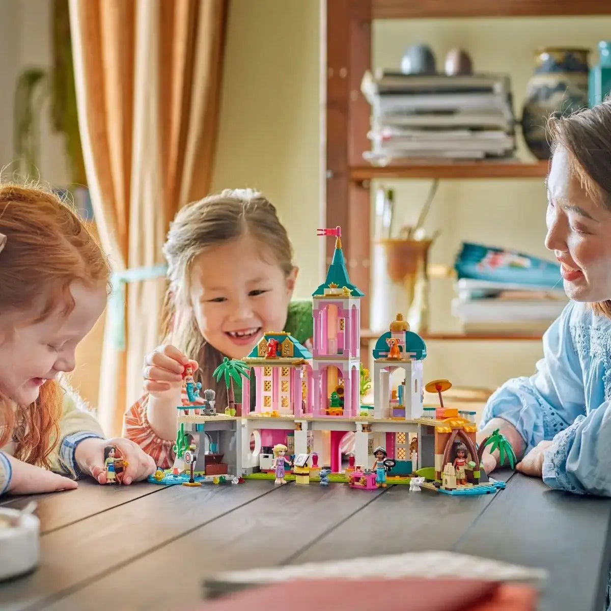 Zamek LEGO Disney 43267, figurki księżniczek i zwierzaków - zabawki-dla-dziewczynki