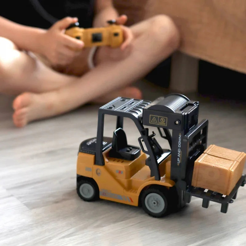 WOOPIE Zdalnie Sterowany Wózek Widłowy 2w1 Dźwig RC - Skala 1:24 - zabawki-dla-dziewczynki