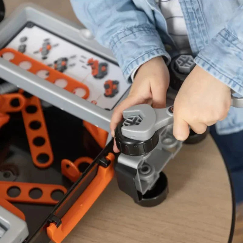 Smoby Black & Decker Walizka z Narzędziami + Samochód w Częściach - zabawki-dla-dziewczynki