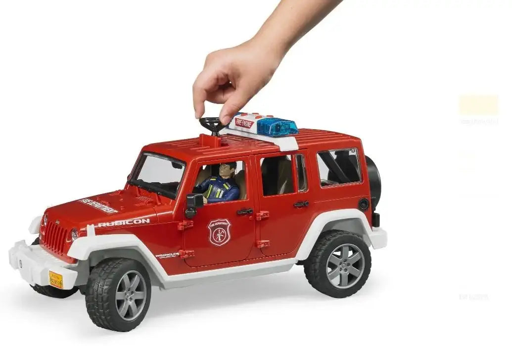 Czerwona zabawka samochód strażacki Jeep Rubicon z figurką strażaka, kreatywna zabawka dla dzieci.  - zabawki-dla-dziewczynki