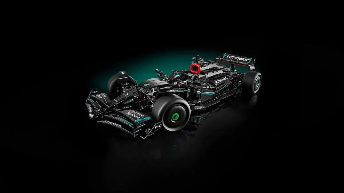Czarny model samochodu wyścigowego F1 z klocków, zabawka kreatywna - zabawki-dla-dziewczynki