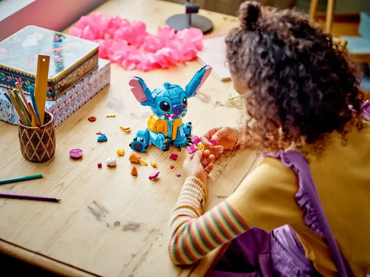 Zestaw LEGO Disney 43249 Stitch, kreatywne budowanie dla dzieci 9+ - zabawki-dla-dziewczynki