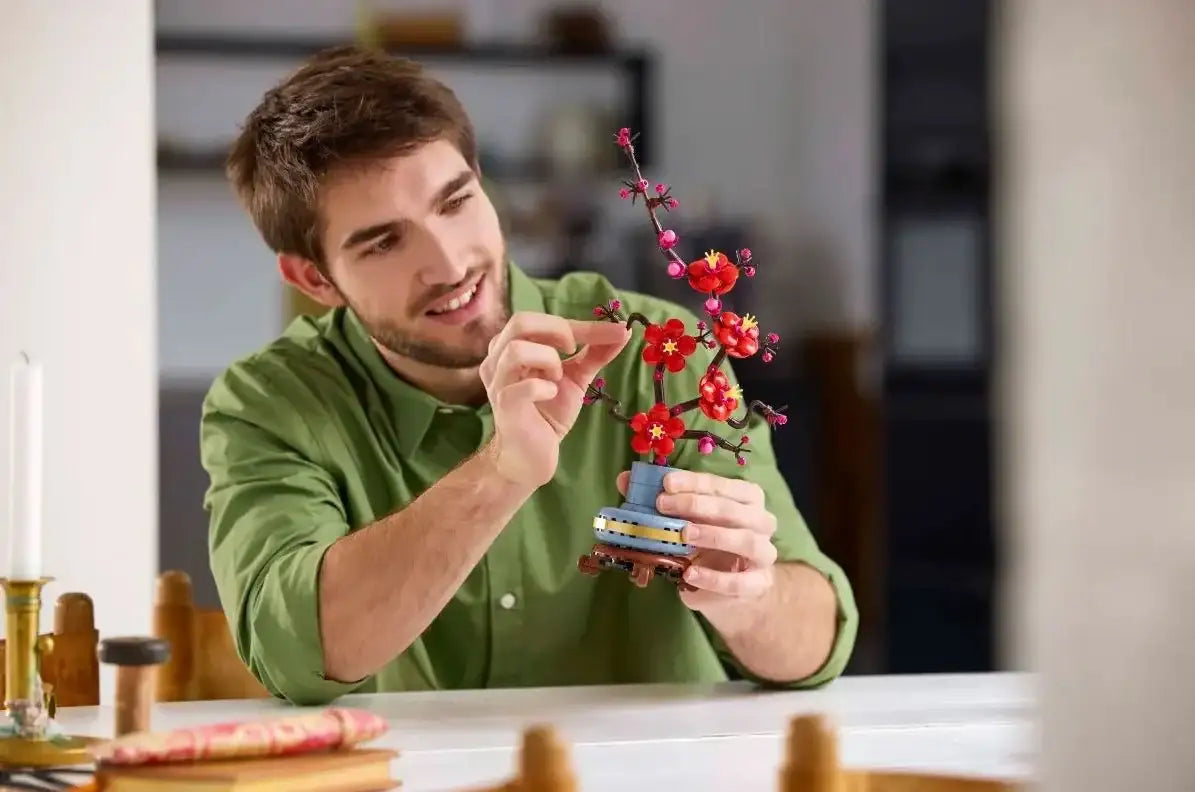LEGO Botanicals Kwiat śliwy, idealny prezent dla miłośników LEGO  - zabawki-dla-dziewczynki