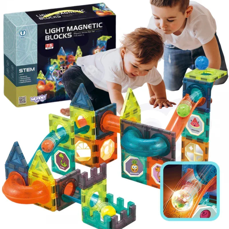 Dzieci bawią się kolorowymi magnetycznymi klockami z kulkami, zabawki edukacyjne STEM
