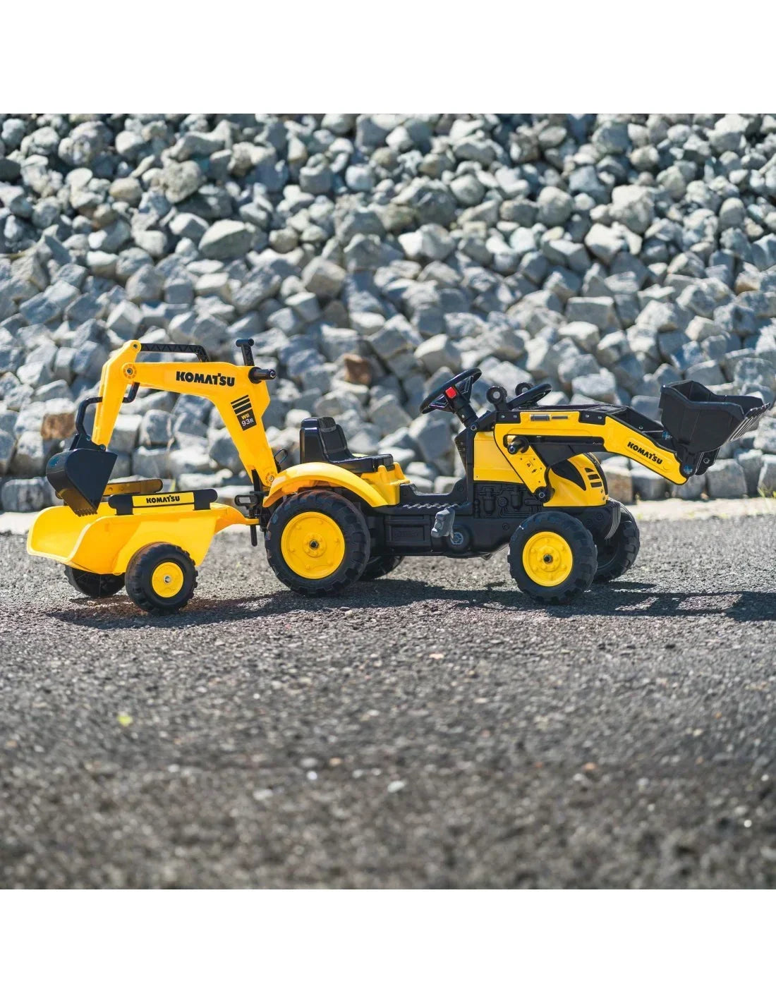 Dziecięcy traktor FALK z odczepianą przyczepą i ruchomą przednią łyżką do zabawy - zabawki-dla-dziewczynki