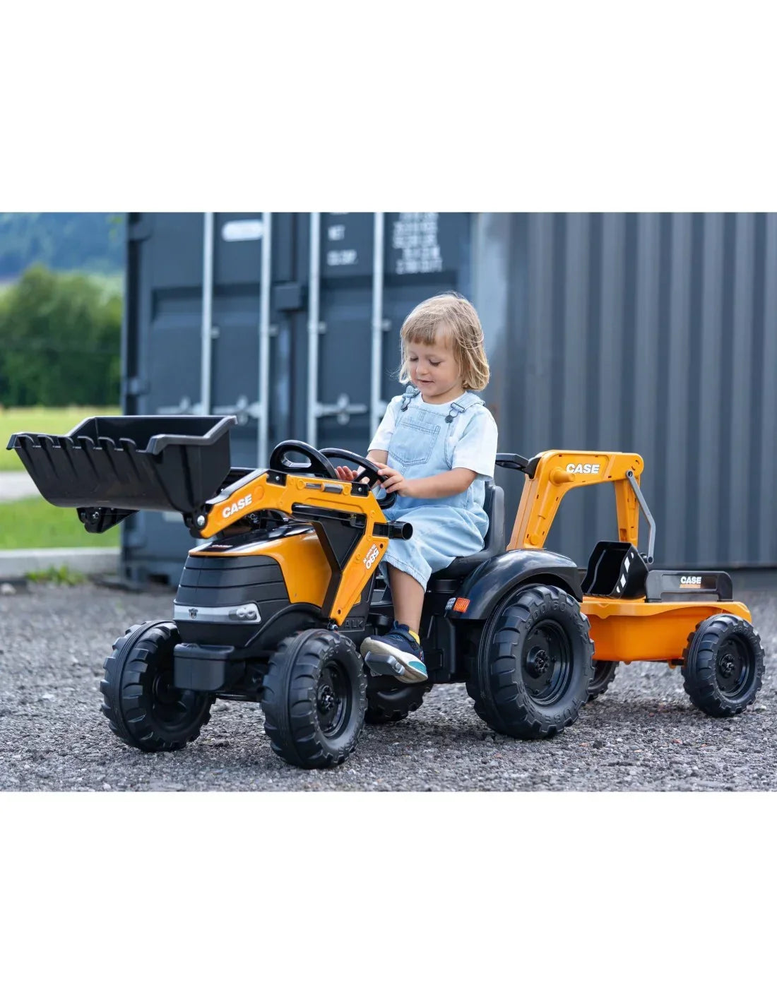 Traktor Falk CE wykonany we Francji, ekologiczny i trwały - zabawki-dla-dziewczynki