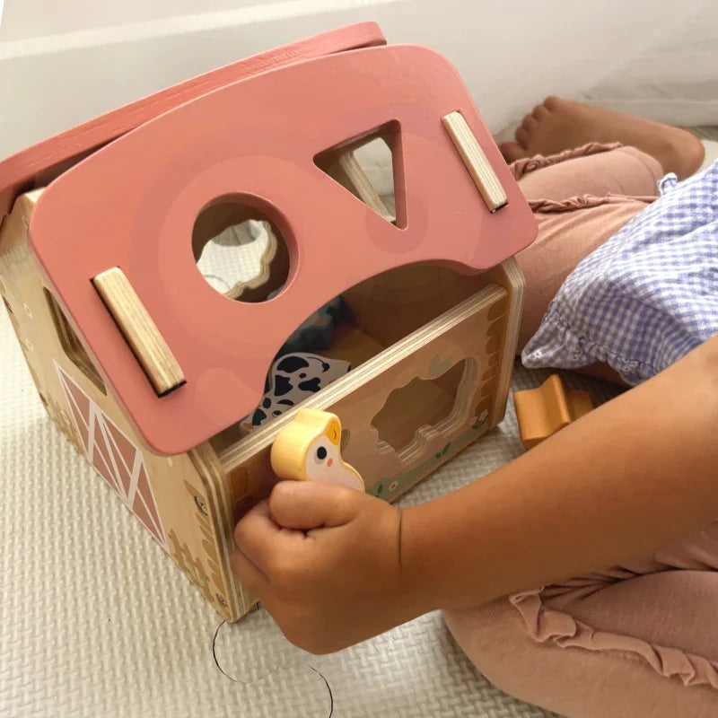 WOOPIE GREEN Drewniana Farma Sorter Kształtów i Kolorów 13 el. - zabawki-dla-dziewczynki