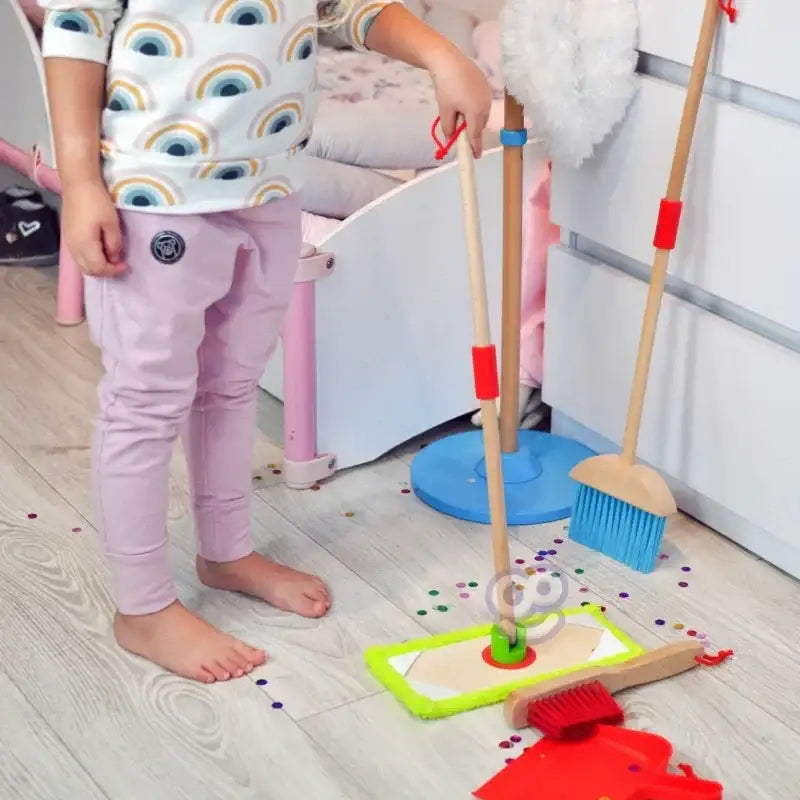 TOOKY TOY zestaw do sprzątania drewniany 6 el. zabawka edukacyjna - zabawki-dla-dziewczynki