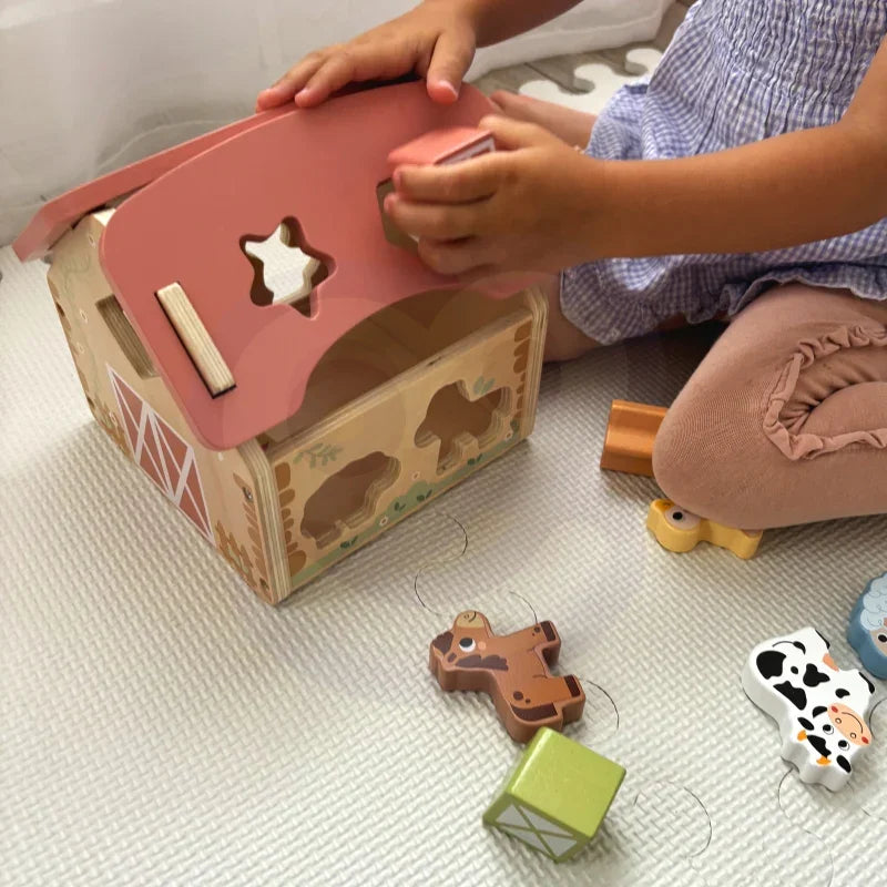 WOOPIE GREEN Drewniana Farma Sorter Kształtów i Kolorów 13 el. - zabawki-dla-dziewczynki