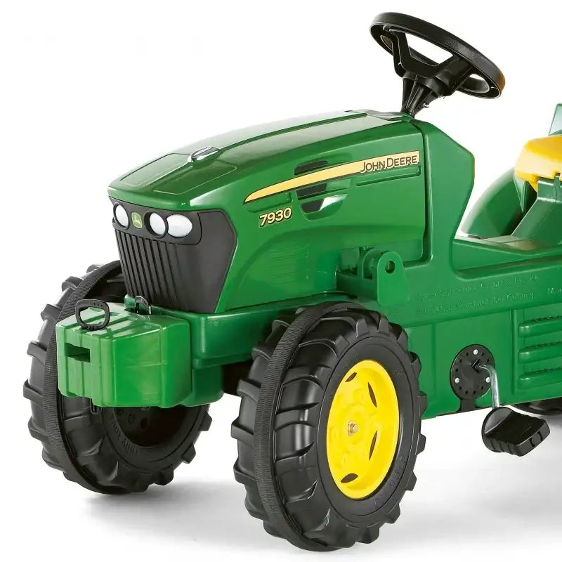 Traktor dziecięcy John Deere na pedały - zabawki-dla-dziewczynki