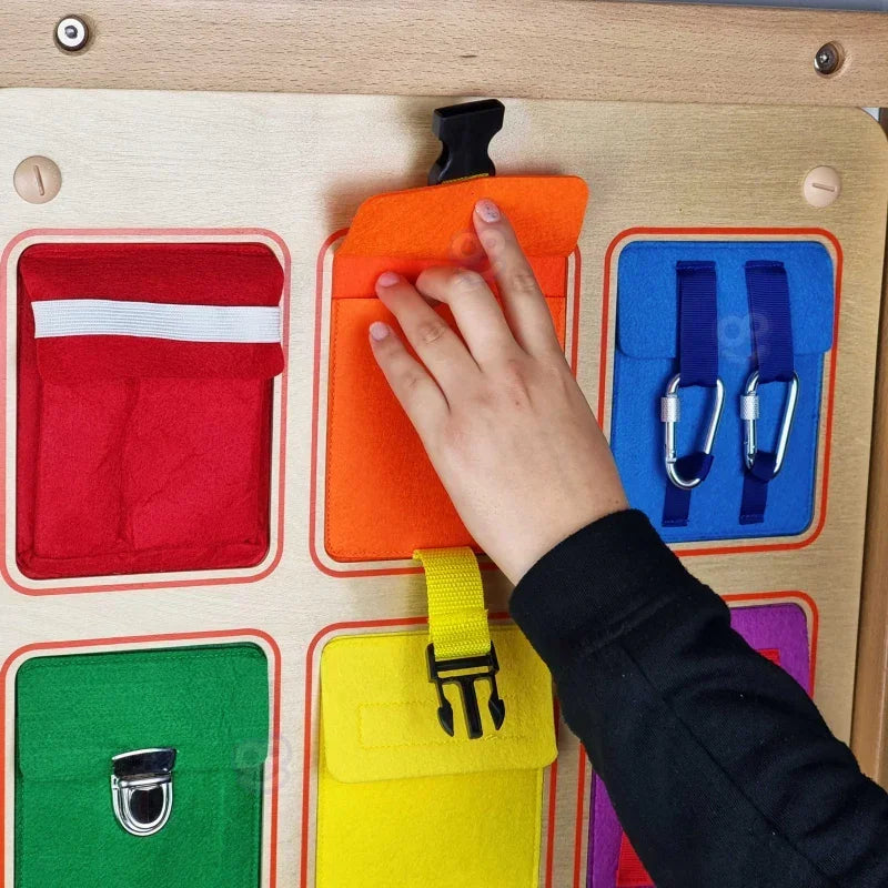 Tablica manipulacyjna MASTERKIDZ drewniana rozwój zręczności i kreatywności - zabawki-dla-dziewczynki