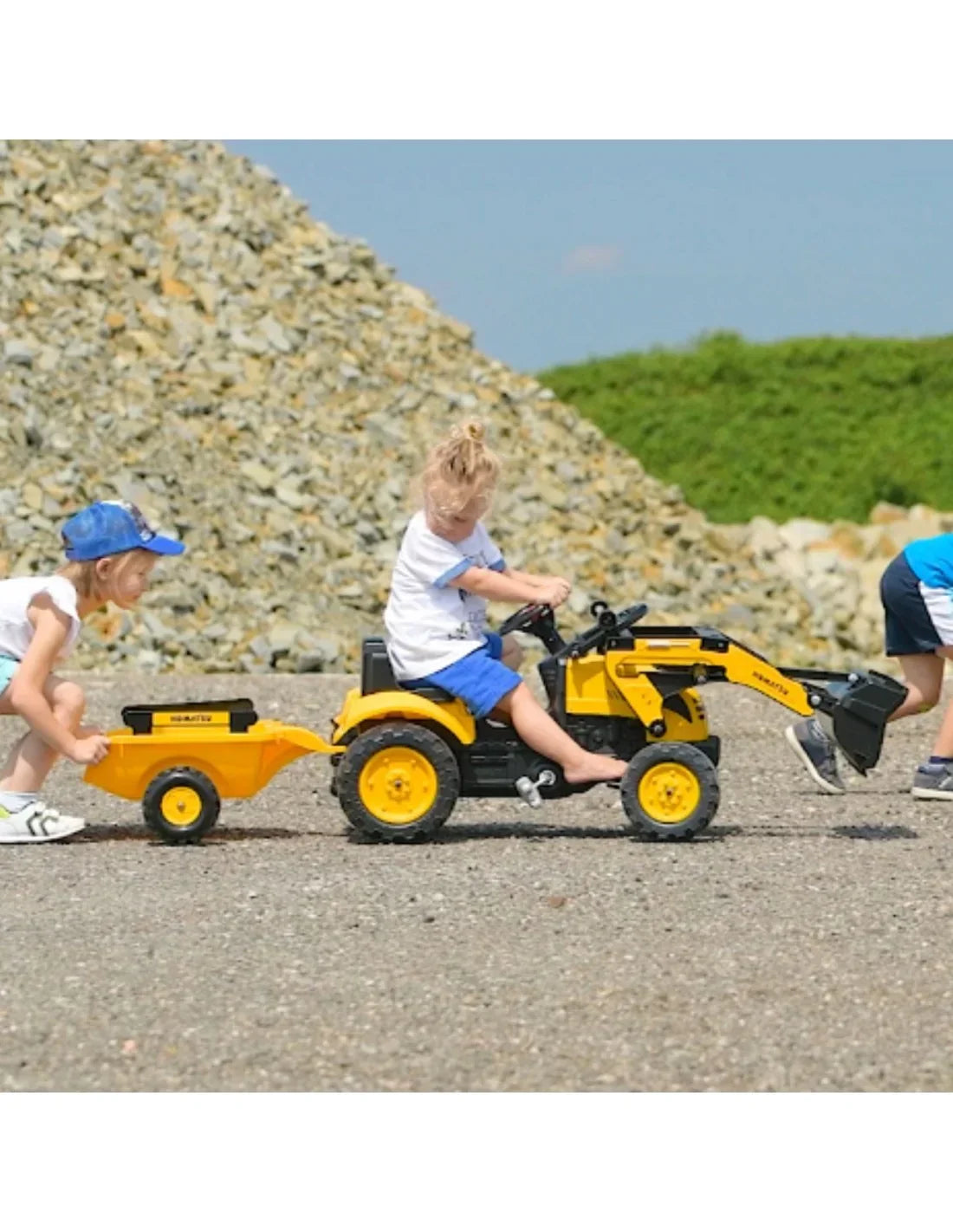 Traktor FALK Komatsu z kierownicą i klaksonem, realistyczna zabawa  - zabawki-dla-dziewczynki