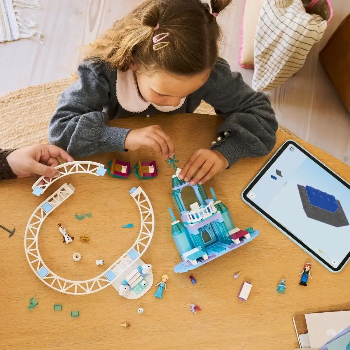 LEGO 43281 Disney Śnieżna przejażdżka z Elzą i przyjaciółmi - zabawki-dla-dziewczynki
