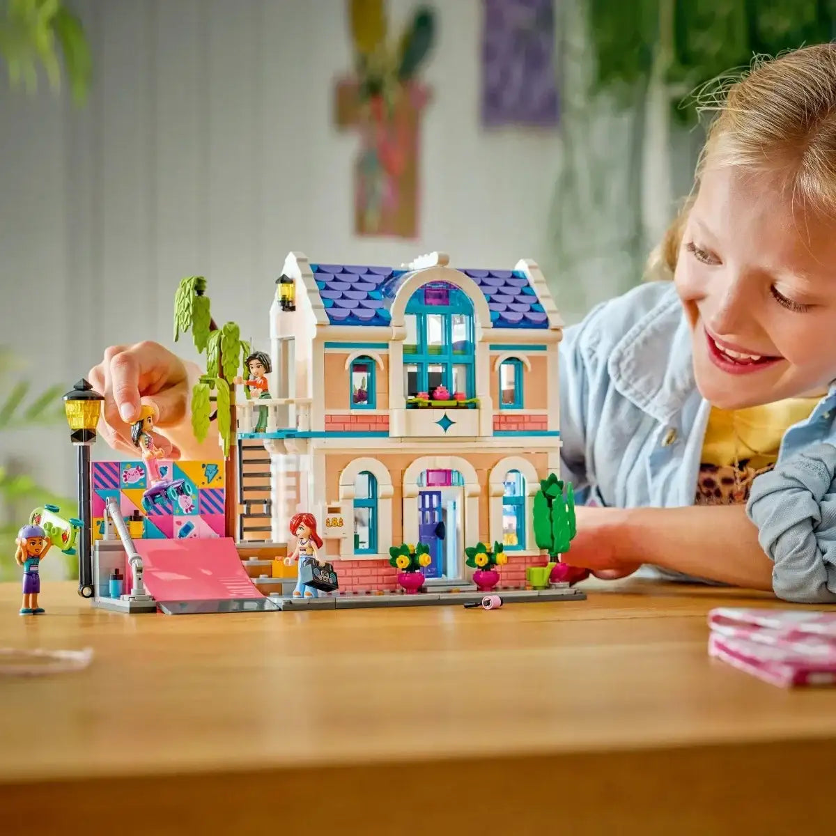 LEGO Friends 42687 Dom rodzinny Liann - zabawki-dla-dziewczynki