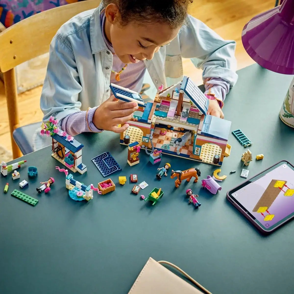LEGO Klocki Friends stadnina i szkółka 42688 - zabawki-dla-dziewczynki
