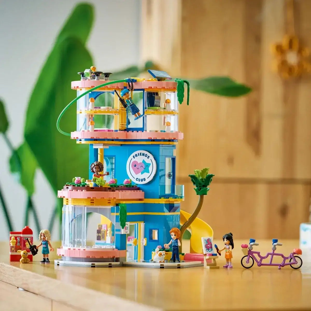 LEGO Friends 42689 domek z figurkami przyjaciół z Heartlake - zabawki-dla-dziewczynki