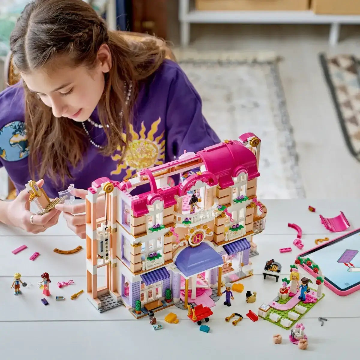 LEGO Friends Grand Hotel w Heartlake City z mini laleczkami
