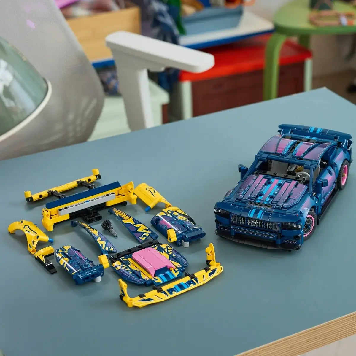 LEGO Technic 42236 model Ford Mustang GT dla dzieci od 10 lat