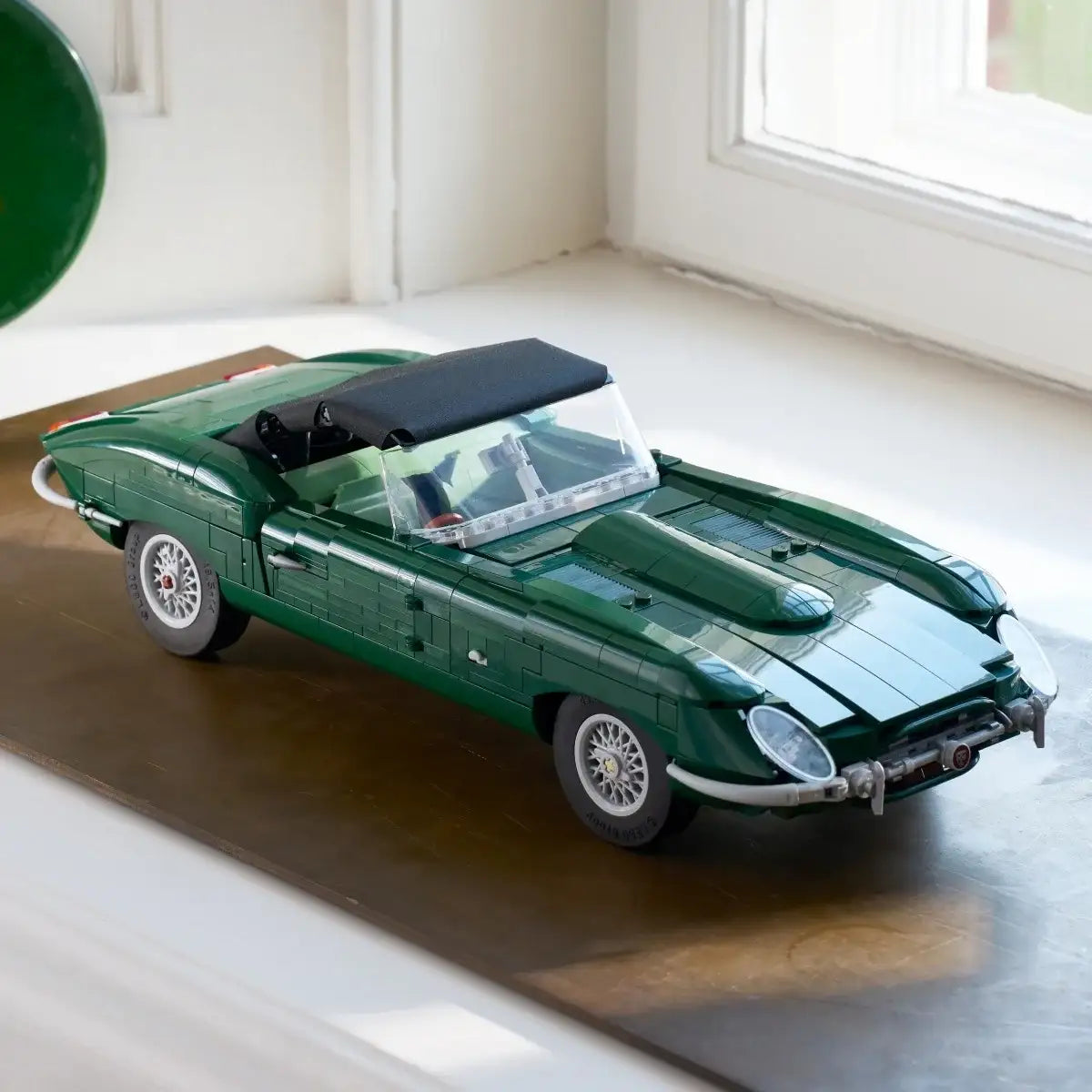 LEGO Icons Jaguar E-Type kolekcjonerski samochód dla dorosłych
