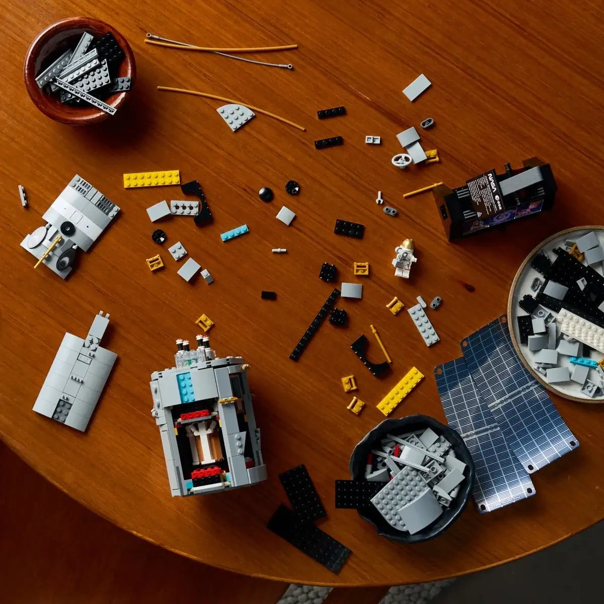 Model teleskopu LEGO z 1252 elementów inspirowany astronomią