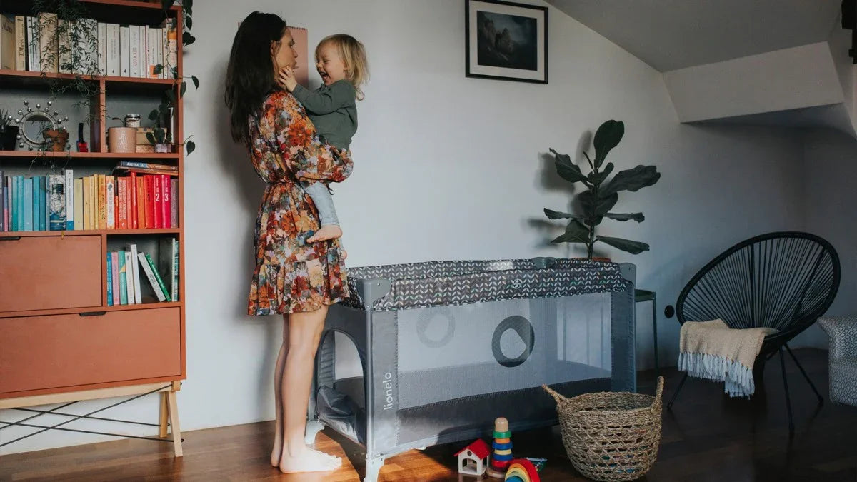 Łóżeczko turystyczne Stefi Grey Concrete Multicolor - zabawki-dla-dziewczynki