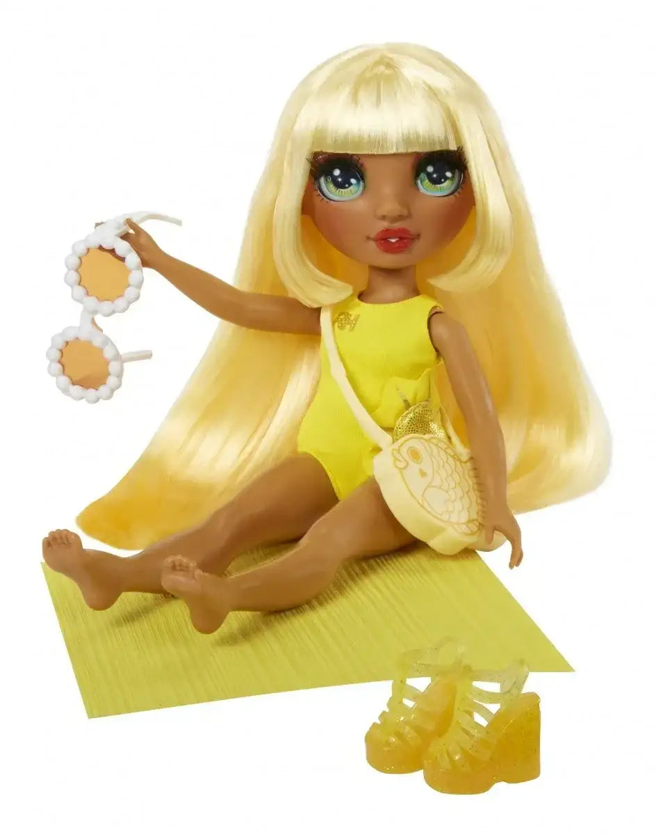MGA Rainbow High lalka Sunny Yellow Swim Style do odgrywania scenek - zabawki-dla-dziewczynki