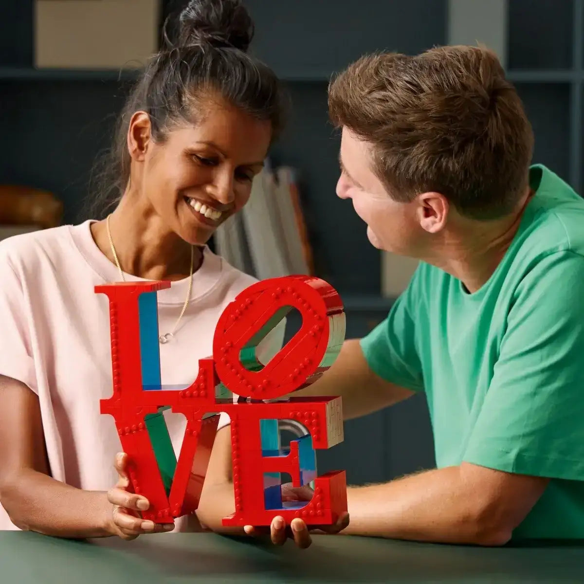 Obraz LEGO LOVE wykonany z kolorowych elementów LEGO Art
