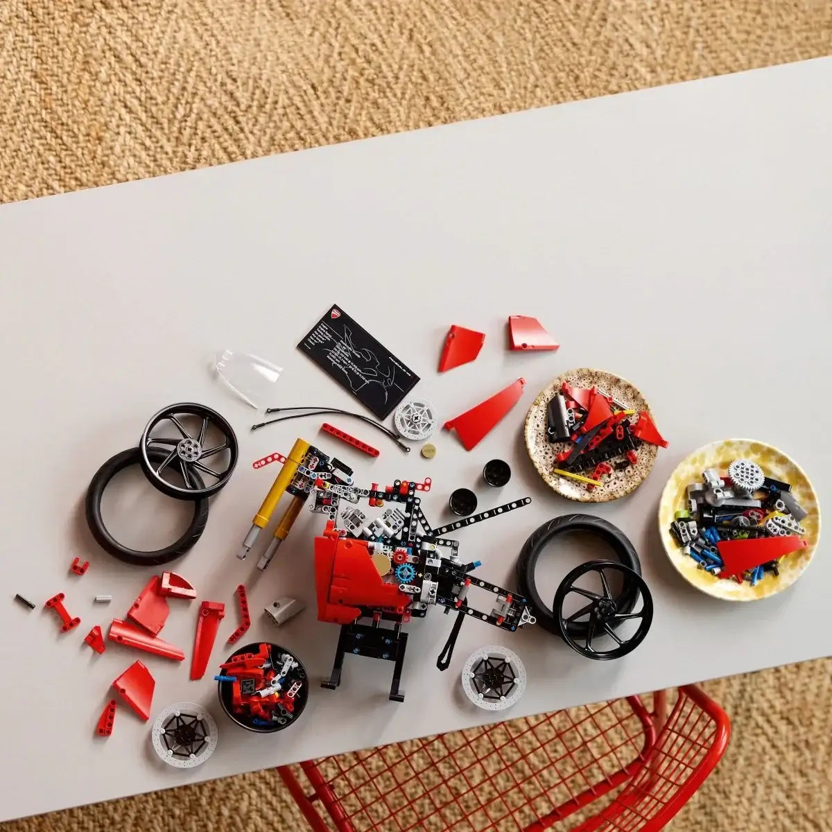 LEGO 42202 Technic motocykl Ducati Panigale V4 S dla maluchów - zabawki-dla-dziewczynki