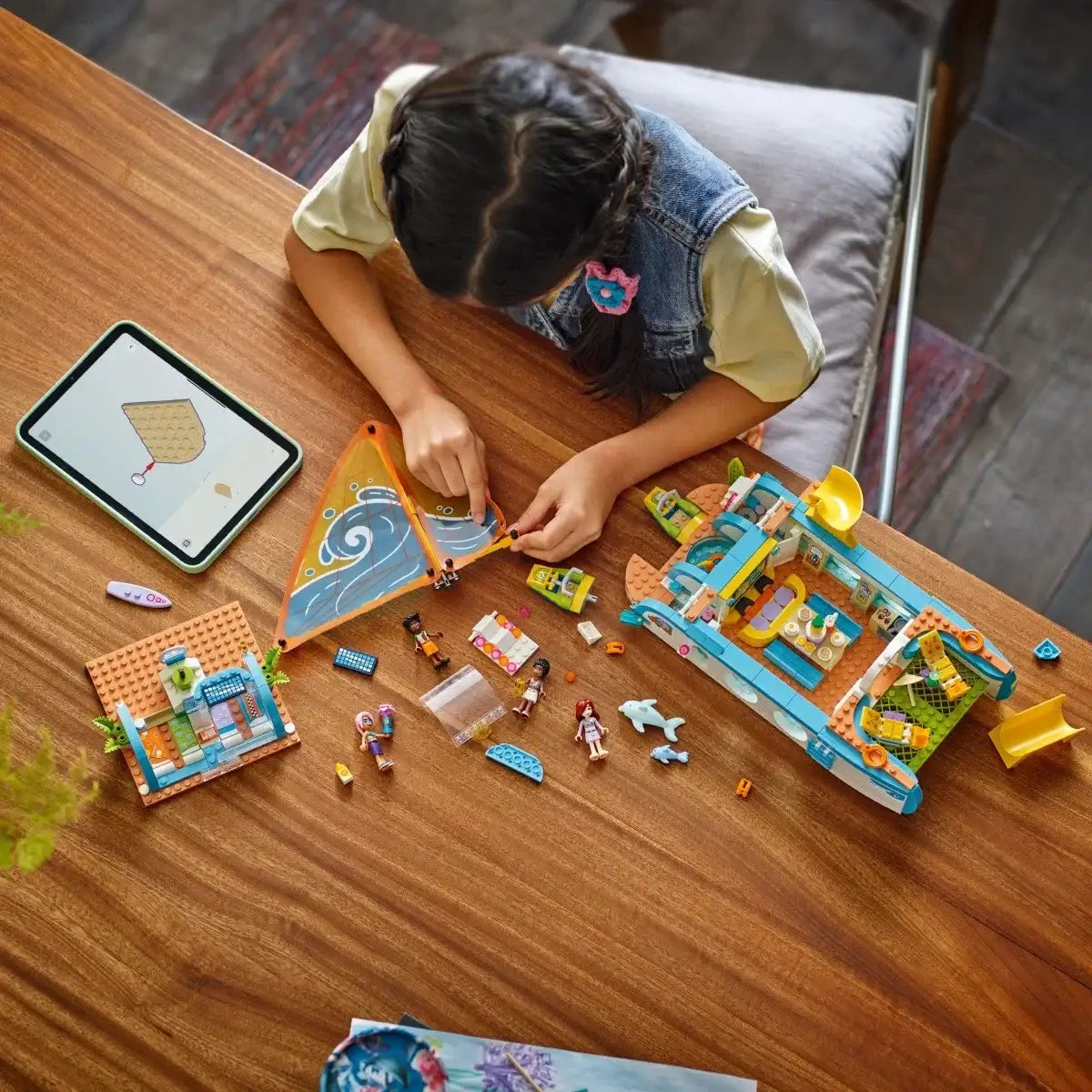 LEGO Friends zestaw 42664 scena zabawy na łodzi - zabawki-dla-dziewczynki