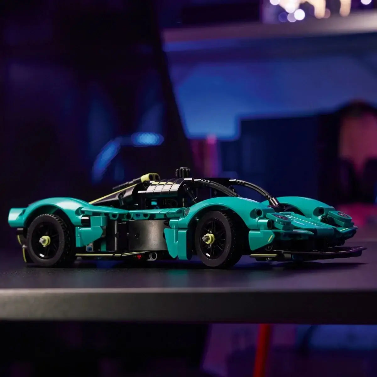 LEGO Technic 42208 realistyczny model auta sportowego