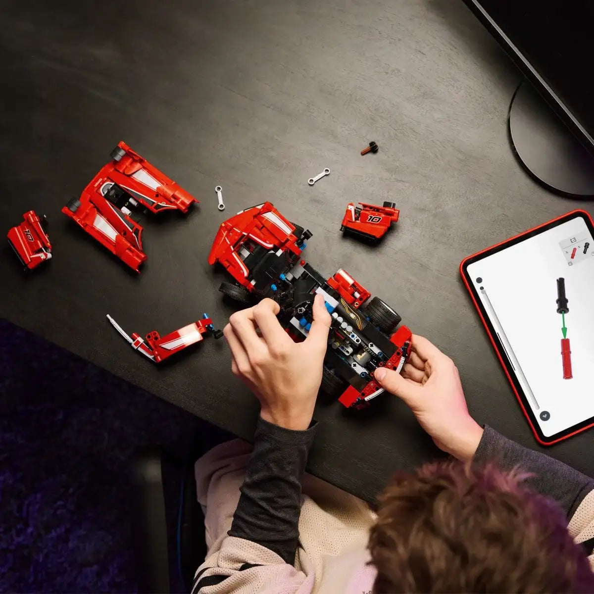 LEGO Technic Ferrari FXX K 42212 z ruchomymi elementami i detalami