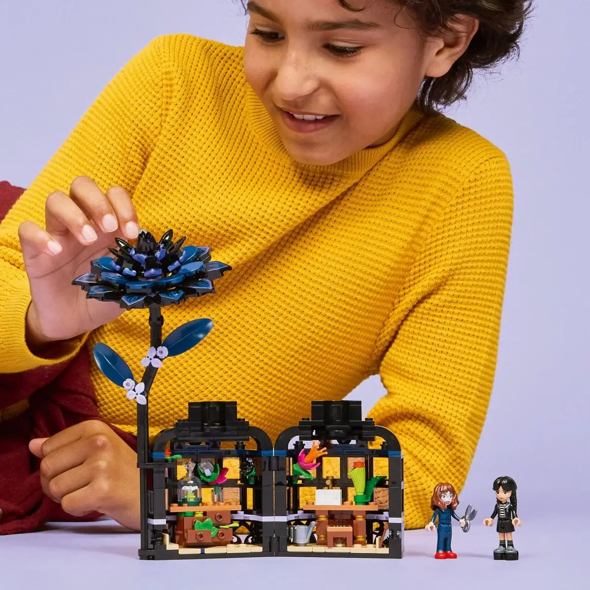 Kreatywny zestaw LEGO Wednesday Kwiat czarnej dalii do odgrywania scenek  - zabawki-dla-dziewczynki