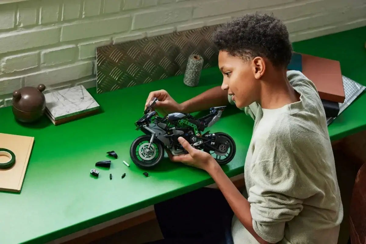 Zestaw LEGO Technic 42170 z funkcjami ruchomego silnika i zawieszenia - zabawki-dla-dziewczynki