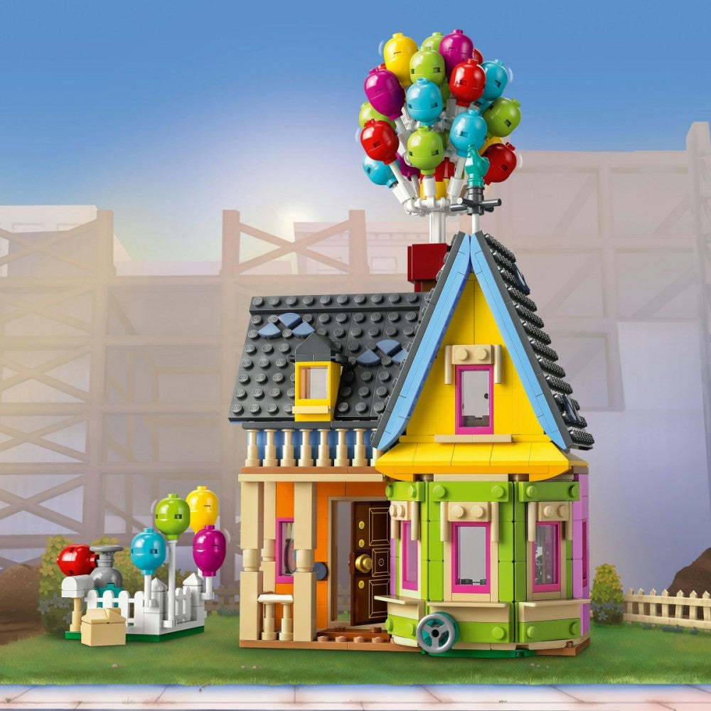 13-Klocki Disney Classic 43217 Dom z bajki Odlot 13