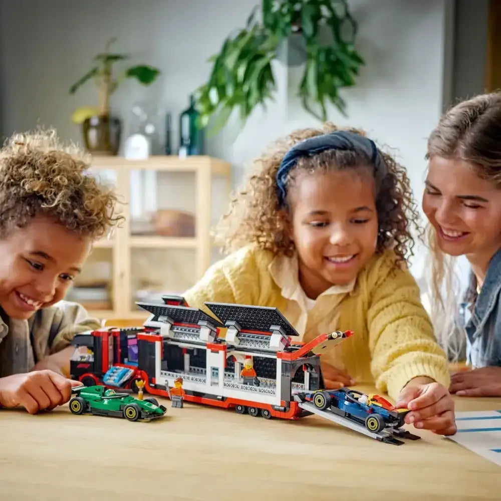 LEGO City 60445 – bolidy RB20 i AMR24
