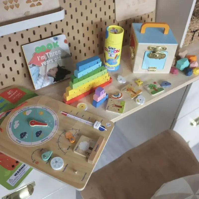 Tooky Toy Edukacyjne Pudełko Montessori Układanka Liczydło Tablica Pogody 6w1 od 3 Lat - zabawki-dla-dziewczynki