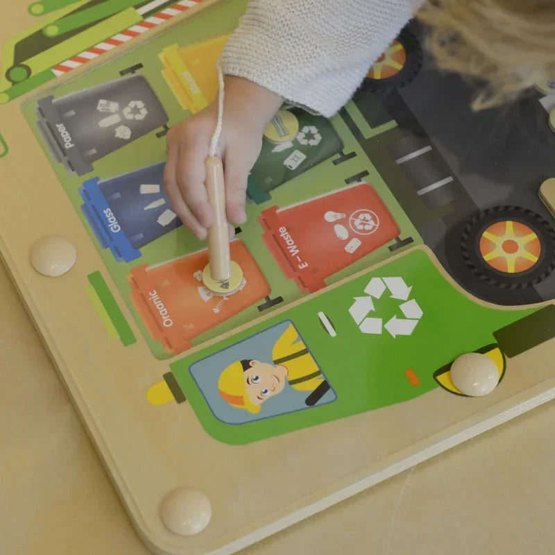 Drewniana tablica sensoryczna Masterkidz – nauka segregacji śmieci - zabawki-dla-dziewczynki
